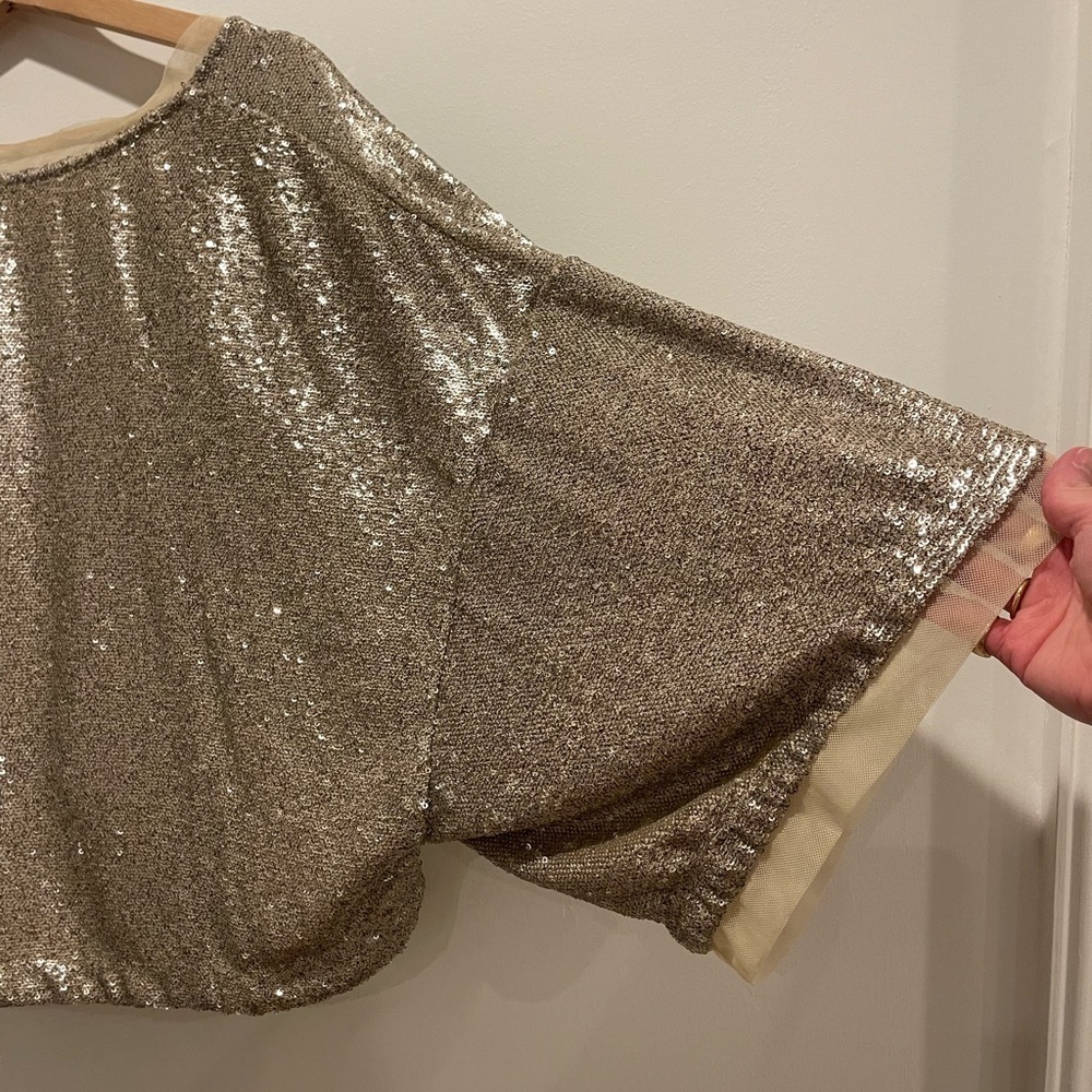 FREE PEOPLE Champagne Dreams Sequins Glam Tee $128 MEDIUM Neutral Cropped EUC - Picture 9 of 12